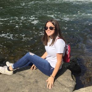 Meet your Posher, Natalie